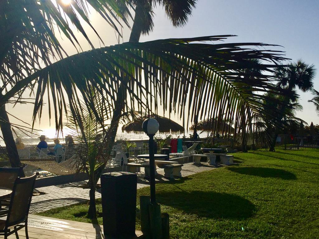 Surf Studio Beach Resort Cocoa Beach Eksteriør bilde